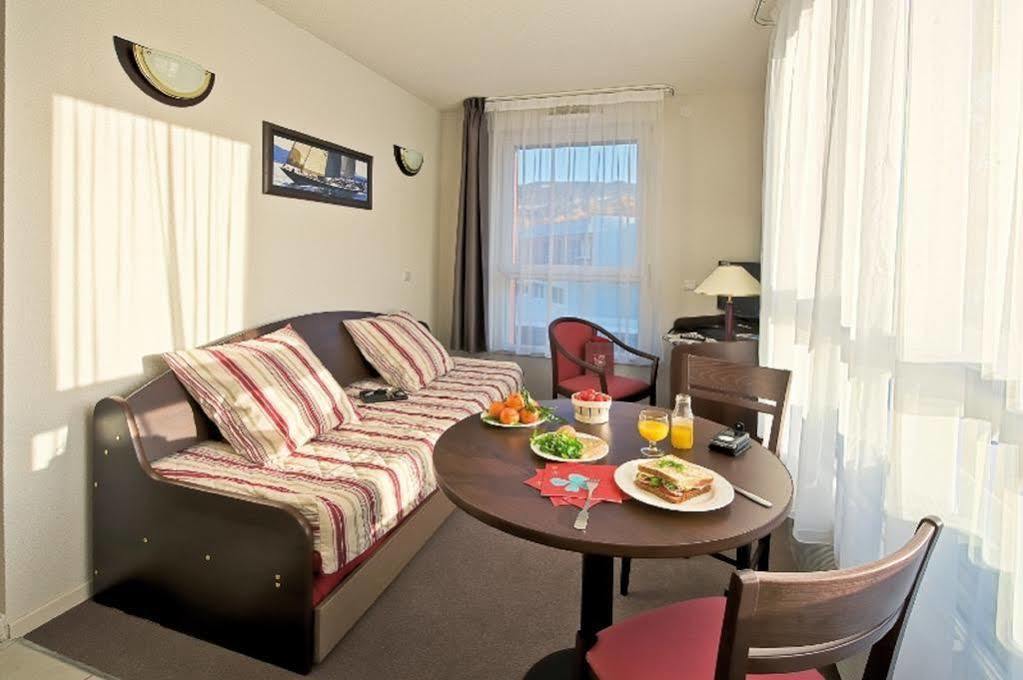 Appart Hotel Annecy Seynod Экстерьер фото